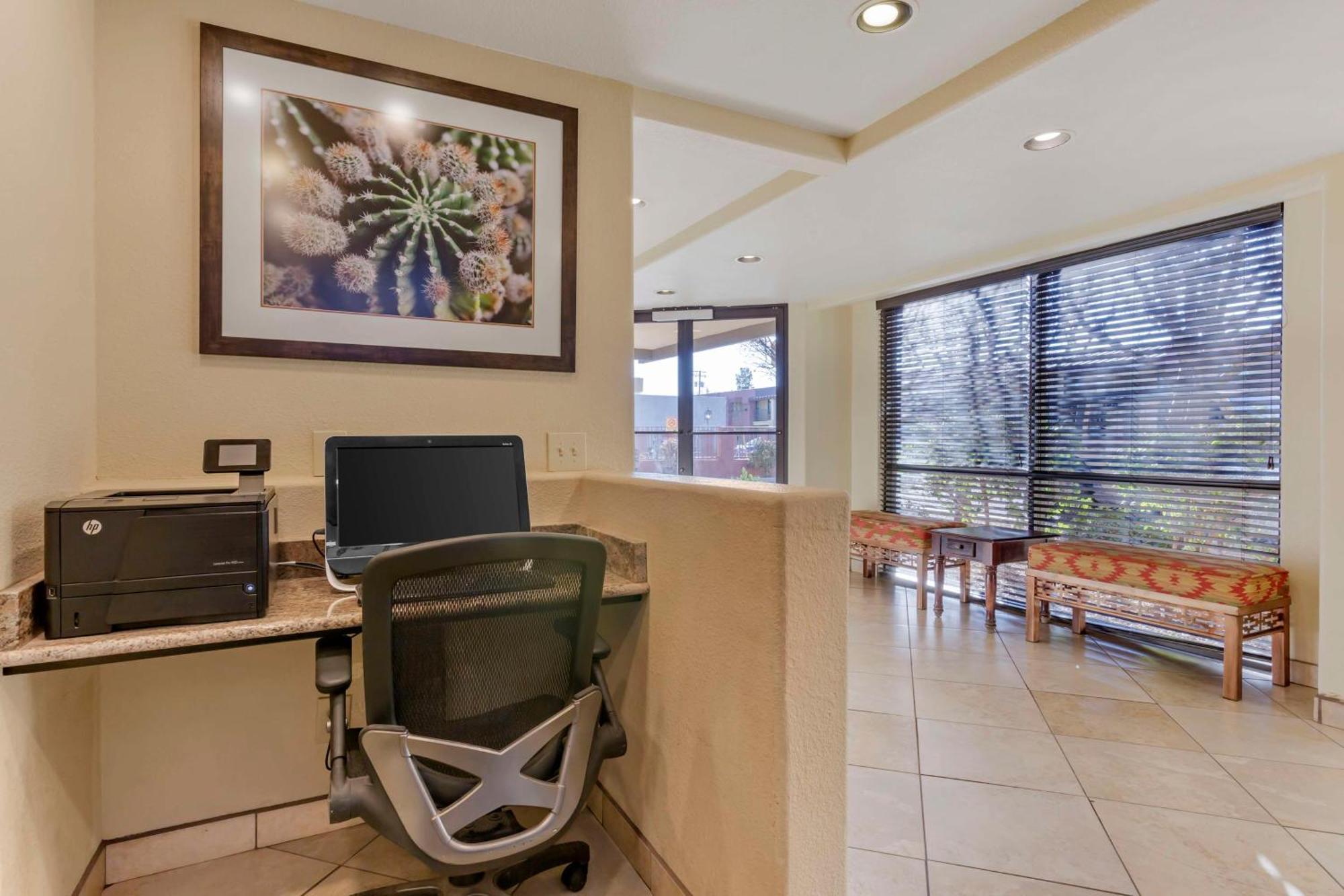 Best Western Desert Inn Safford Екстериор снимка
