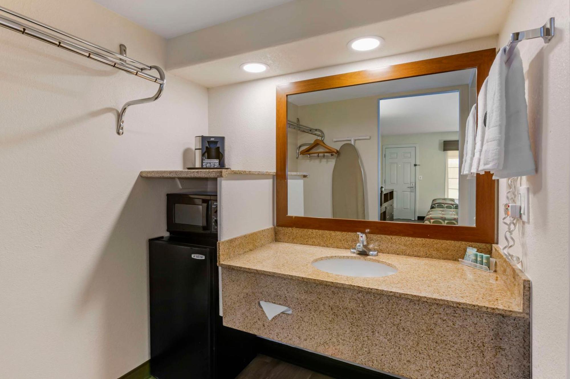 Best Western Desert Inn Safford Екстериор снимка